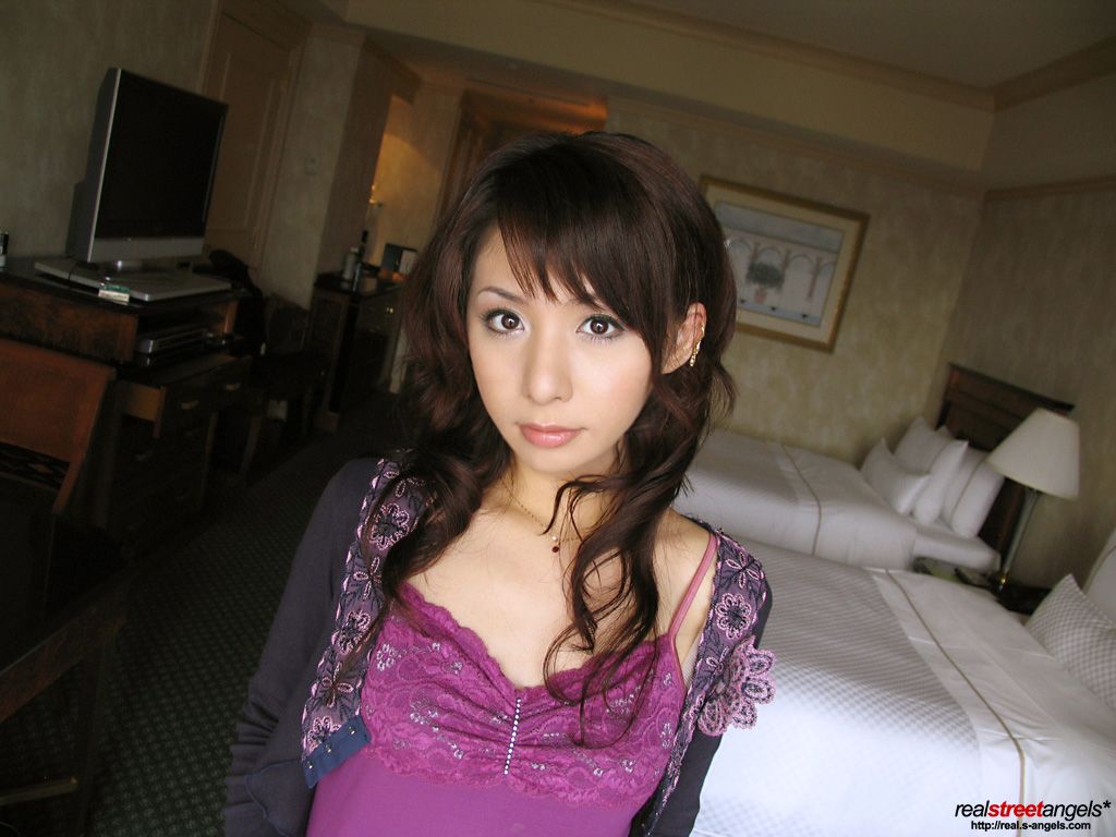 土耳其和日本混血童颜系列的女演员 大沢佑香的一组高清图集(21) - 名人写真图片 - 名人百科网